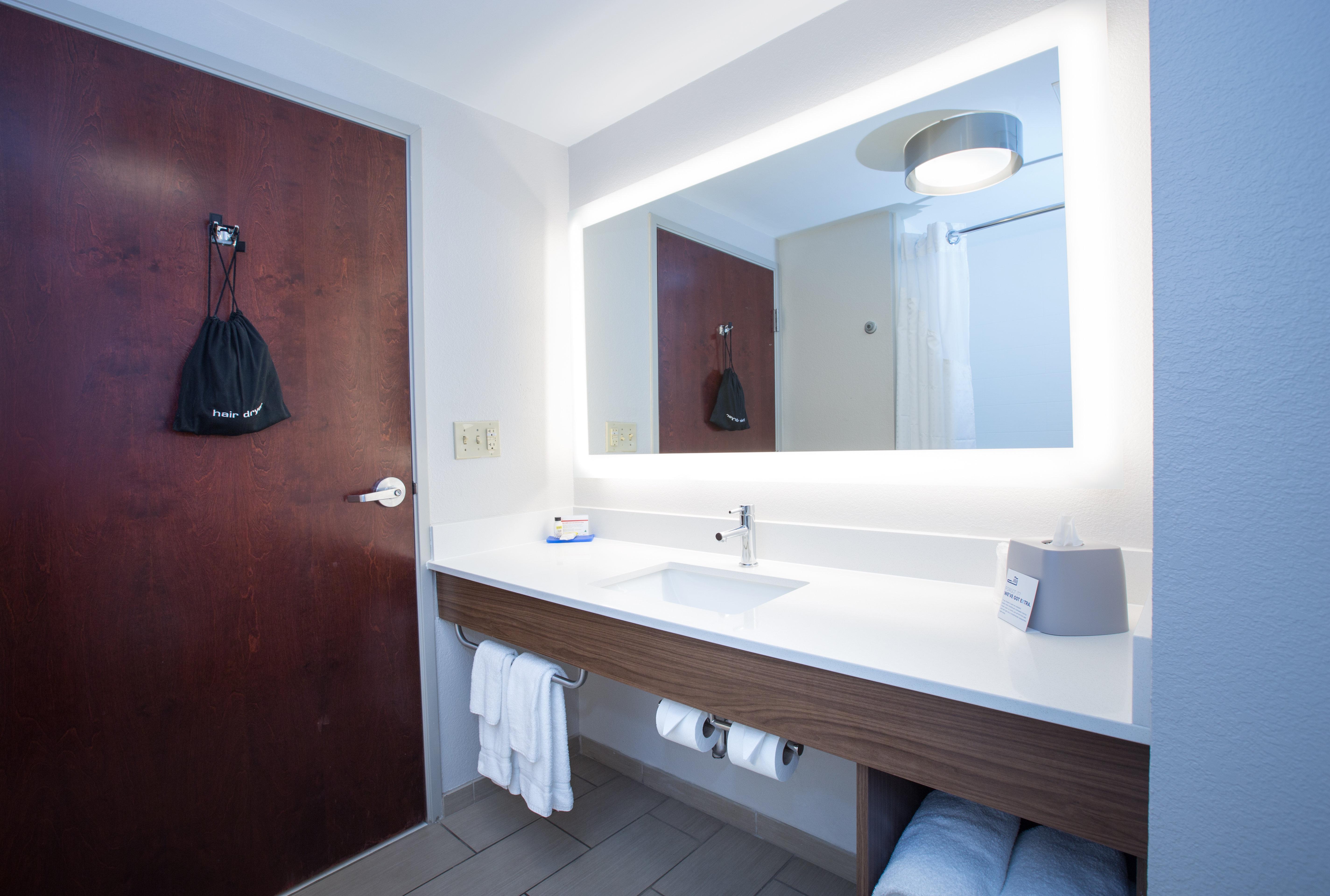 Holiday Inn Express & Suites Tupelo By Ihg Bagian luar foto