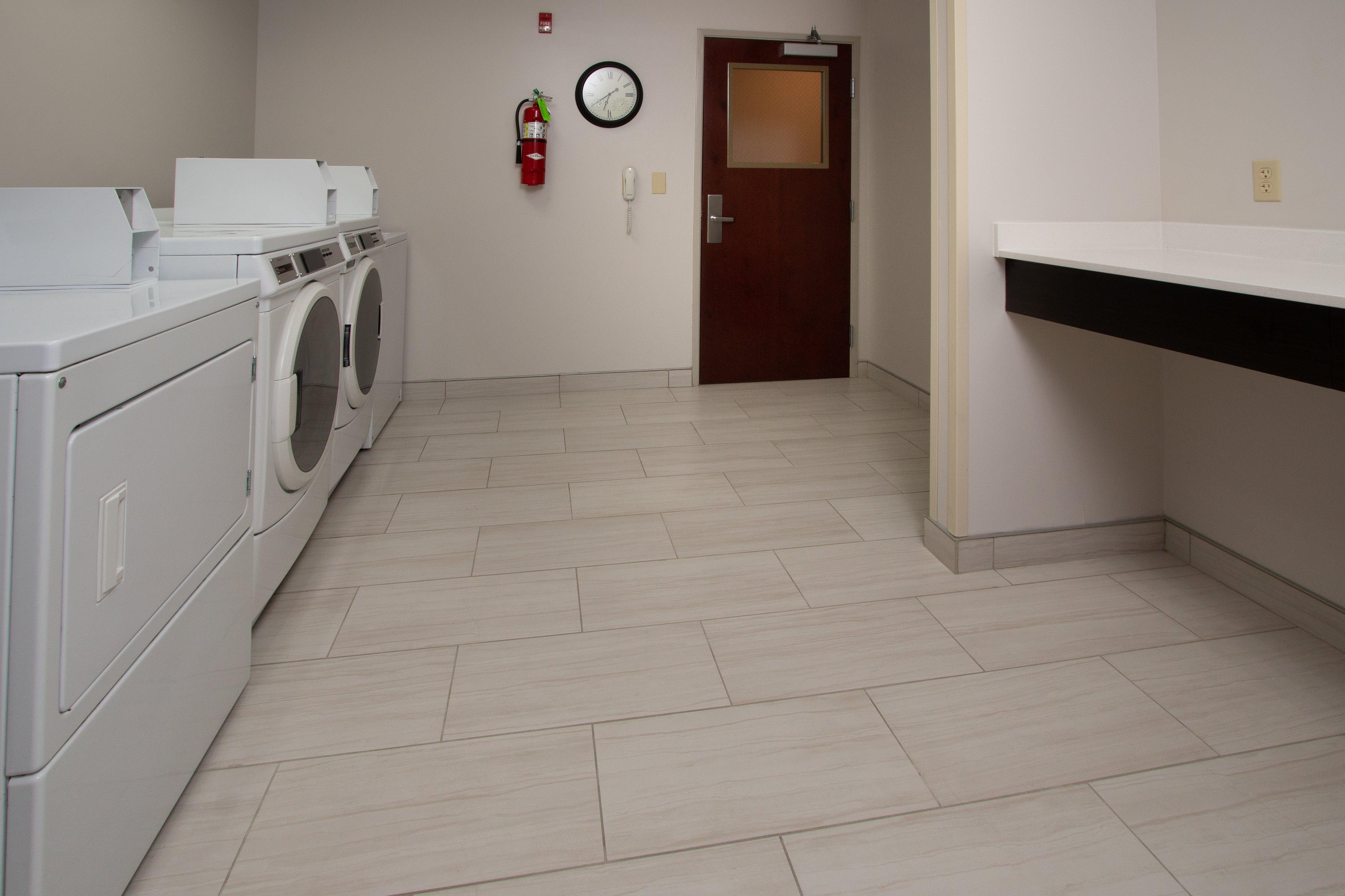 Holiday Inn Express & Suites Tupelo By Ihg Bagian luar foto