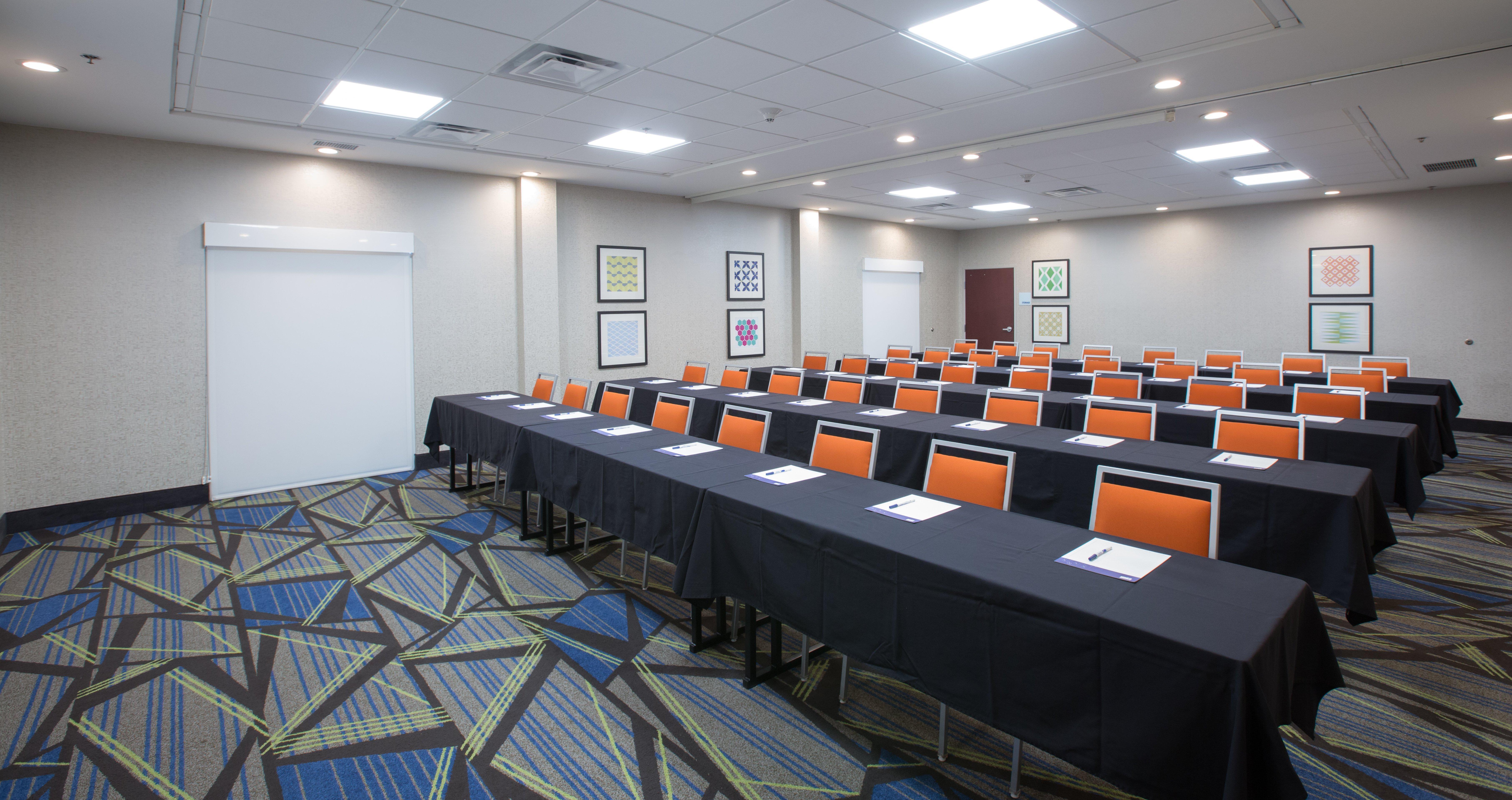 Holiday Inn Express & Suites Tupelo By Ihg Bagian luar foto