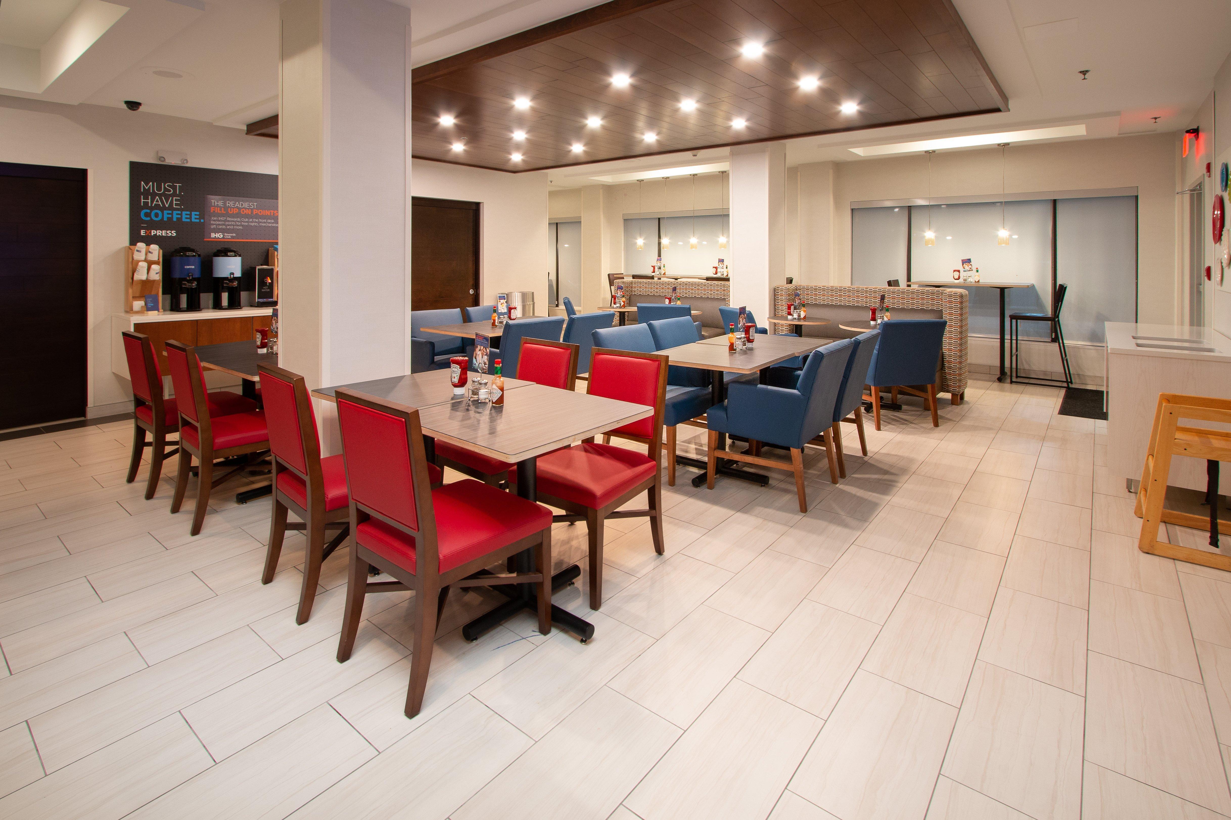 Holiday Inn Express & Suites Tupelo By Ihg Bagian luar foto