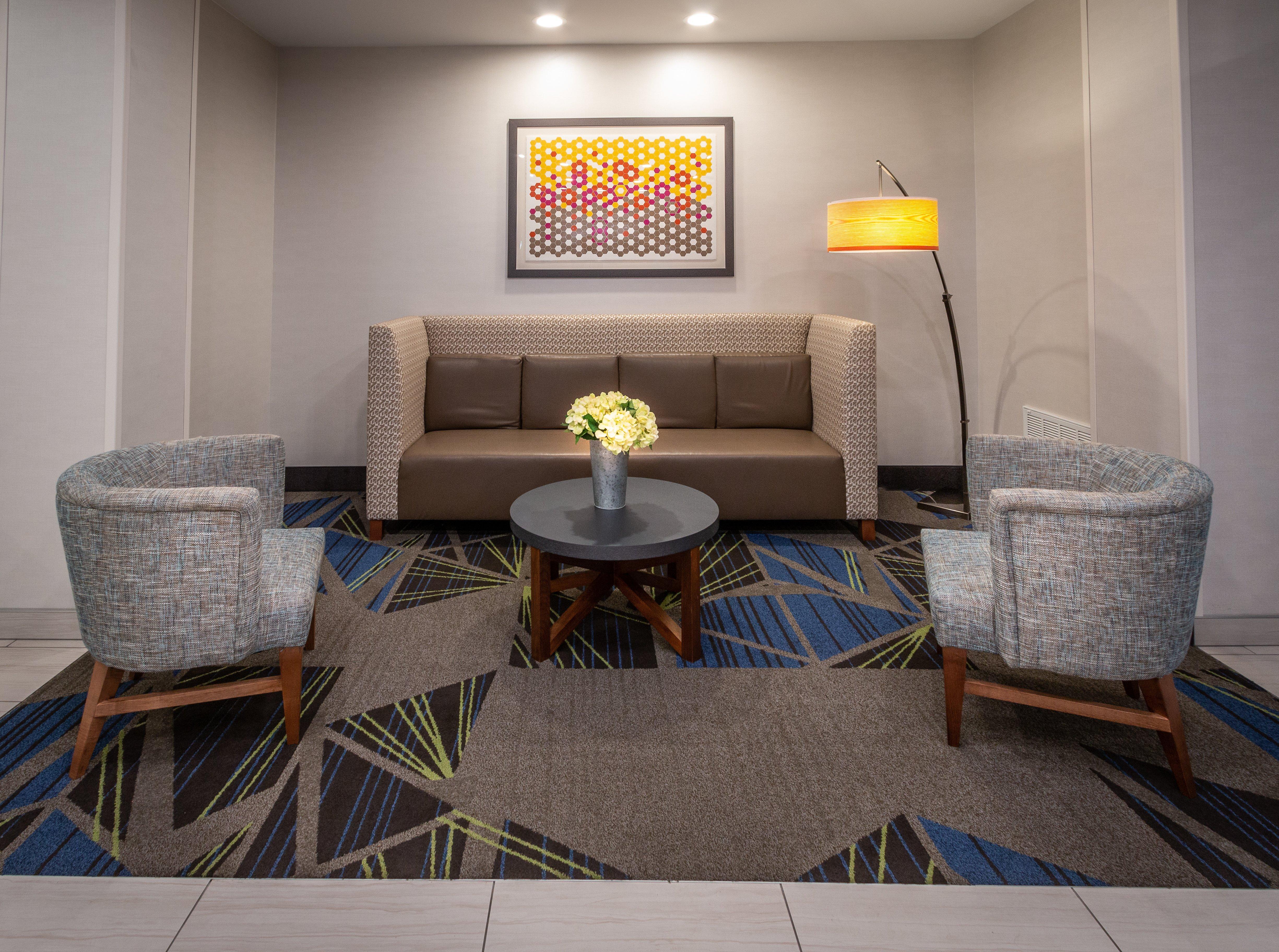 Holiday Inn Express & Suites Tupelo By Ihg Bagian luar foto