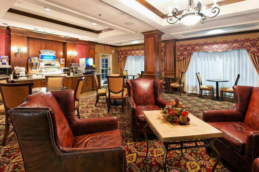 Holiday Inn Express & Suites Tupelo By Ihg Restoran foto